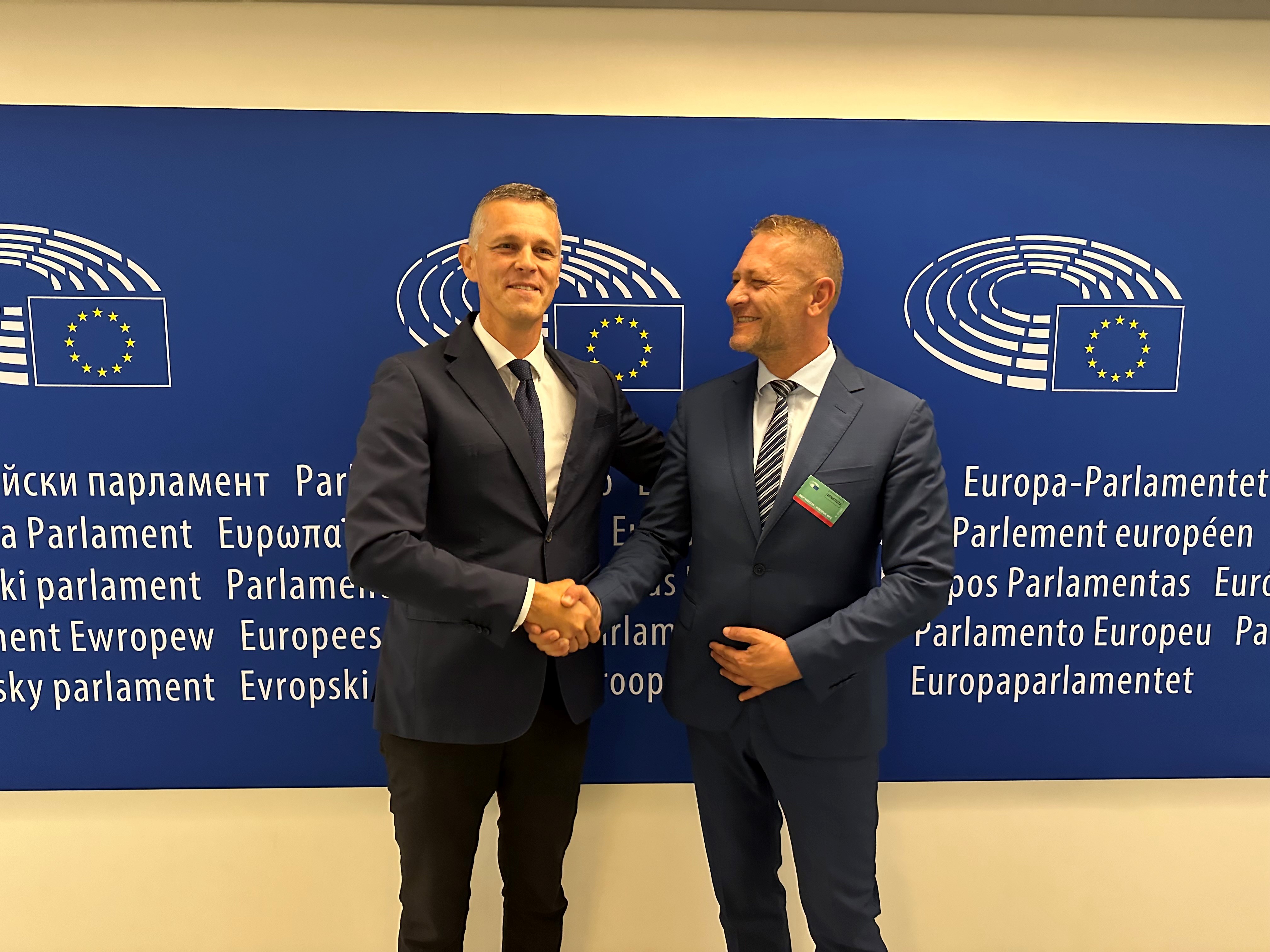 Flego i Beljak: Lijevo-liberalne stranke ne smiju izgubiti politički kompas i poput HDZ-a biti samo sljedbenici europskih politika